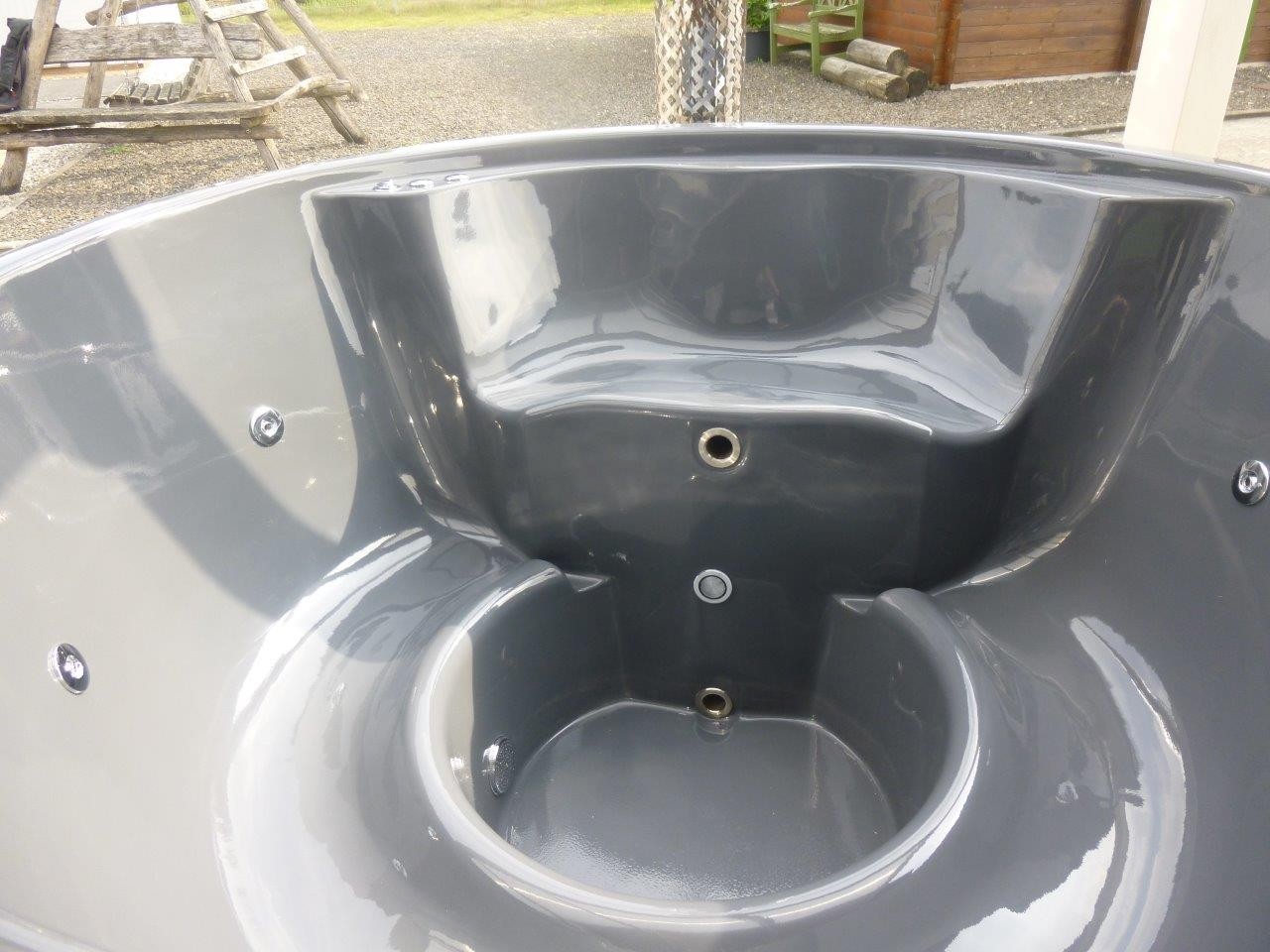 Jacuzzi Badezuber Whirlpool Holz Hot Tub mit internem Ofen inkl. Pumpe, Leiter, Glasfaser-Einsatz und Deckel in grau     