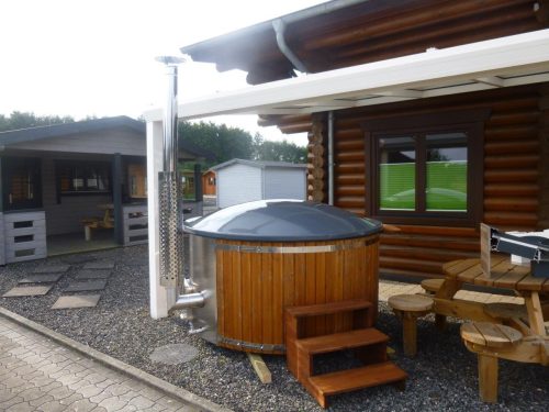 Jacuzzi Badezuber Whirlpool Holz Hot Tub mit internem Ofen inkl. Pumpe, Leiter, Glasfaser-Einsatz und Deckel in grau