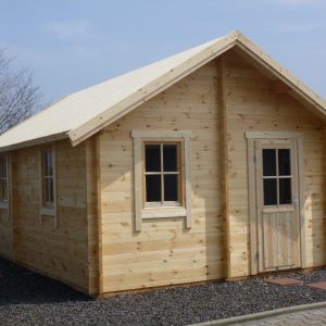Blockhaus TWIST 4,0 x 6,0m mit 2 Räumen und Schlafboden 
